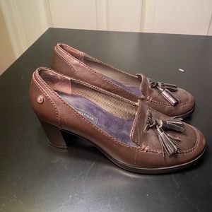 Tommy Hilfiger vintage women’s brown leather loafers